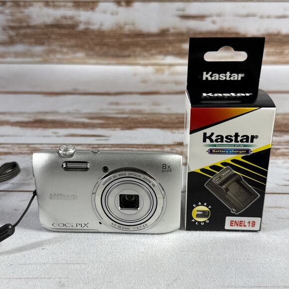 Nikon Coolpix S3600 20.1MP Digital Camera – Silver Tested w/ Battery & Charger - Picture 1 of 6